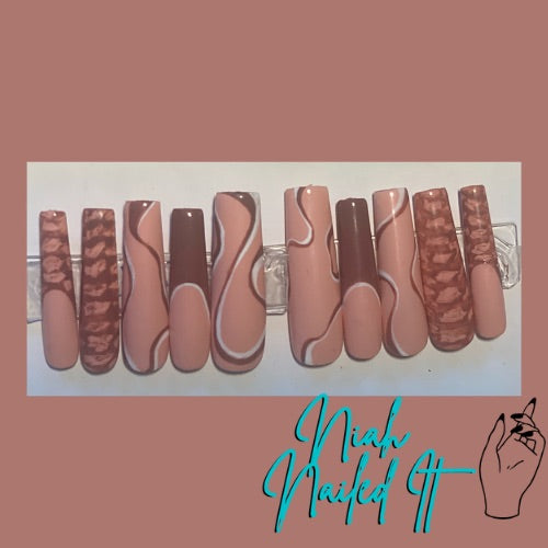 "Mocha"- Press On Nails